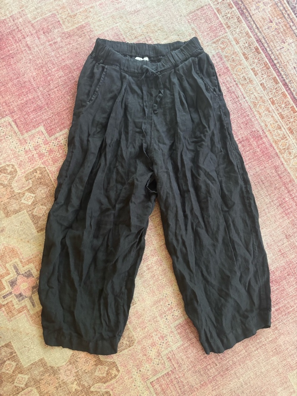 Velvet by Graham & Spencer Black Relaxed Drawstring Linen Joggers